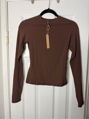 Skims Women's Long Sleeve Fits Everybody Crew Neck Cocoa